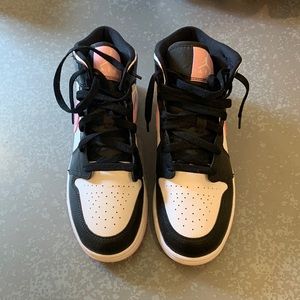 Nike tennis shoes 6.5 Y